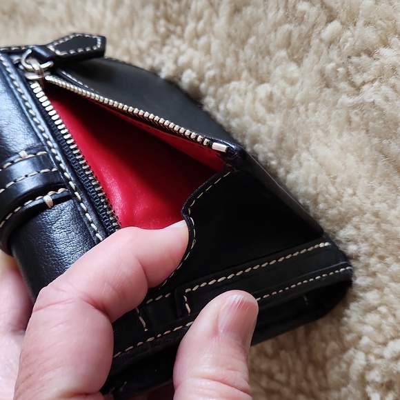 Great Dooney & Bourke Compact Black Leather Snap Tri-fold Wallet 🖤❤️ - Picture 5 of 16